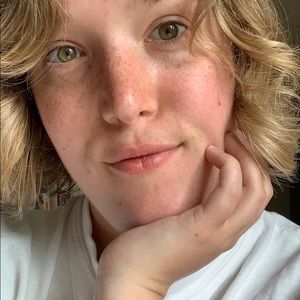 Meet your Posher, Abby